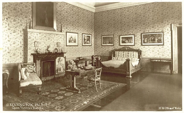 Kensington Palace, Queen Victorias bedroom (b  /  w photo)