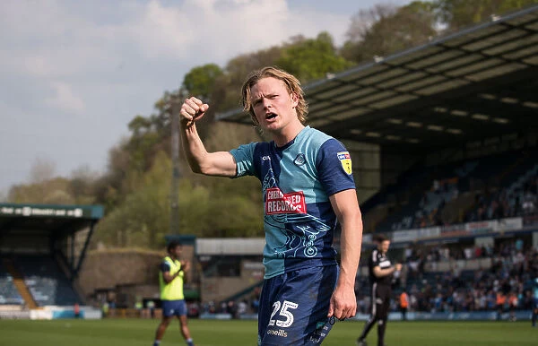 Alex Samuel in Action: Wycombe Wanderers vs Walsall, 22 / 04 / 19