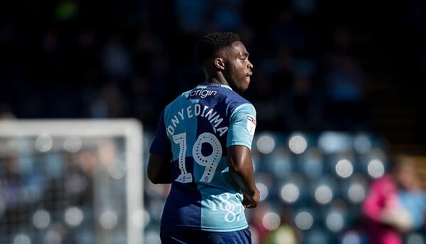 Determined Moment: Fred Onyedinma Fights for Wycombe Wanderers against Southend United, September 29, 2018