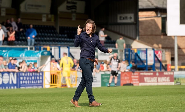 Gareth Ainsworth Leads Wycombe Wanderers Against Walsall (22 / 04 / 19)