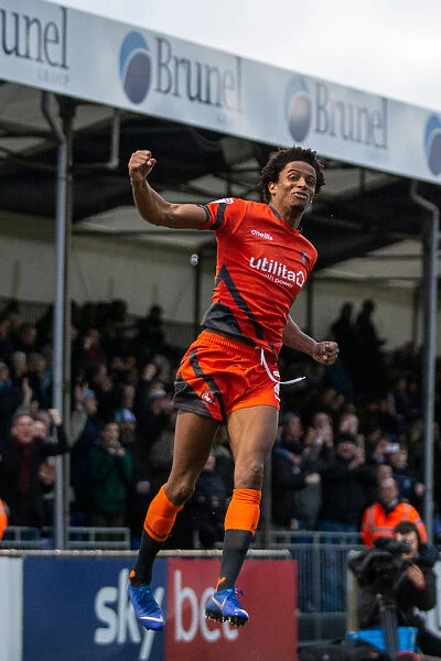 Wycombe Wanderers Sido Jombati: Thrilling Goal Celebration Seals Victory over Bristol Rovers (19 / 01 / 2019)