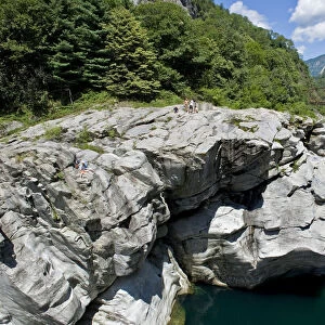 Switzerland, Canton Ticino, Maggia valley, Ponte Brolla, daily summer