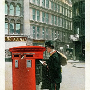 Postman making a collection, London, beg of 20th century (postcard)