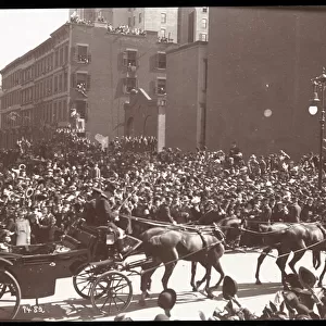 View of the crowd and a horsedrawn carriage in the Dewey Parade on Fifth Avenue, New York