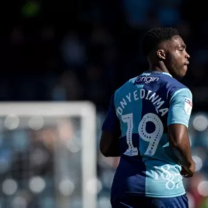 Determined Moment: Fred Onyedinma Fights for Wycombe Wanderers against Southend United, September 29, 2018
